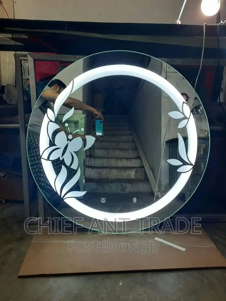 LED Mirrior. Touchscreen. 60cm