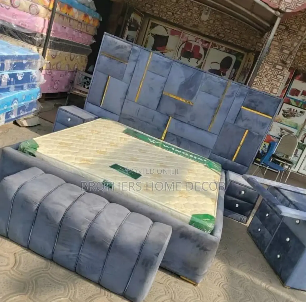 Queen Size Mattress,Bedframe,Side Drawer With Ottoman