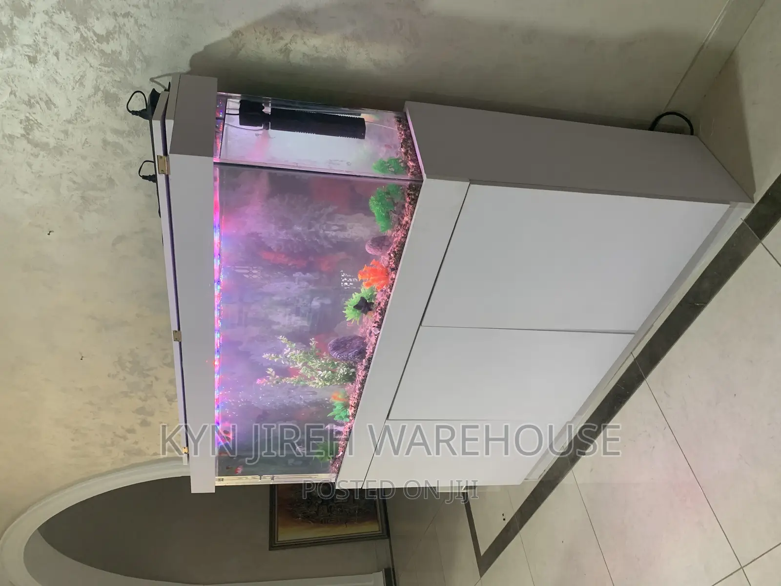 Obibini Aquarium With 15 Fishes