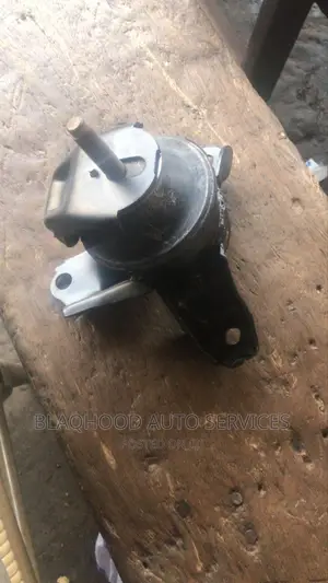 Photo - Hyundai Tucson 2007-2012 ENGINE SEAT/MOUNT Available