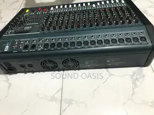 Yamaha MK-1600USB
16‐Channel Compact Power‐Mixer