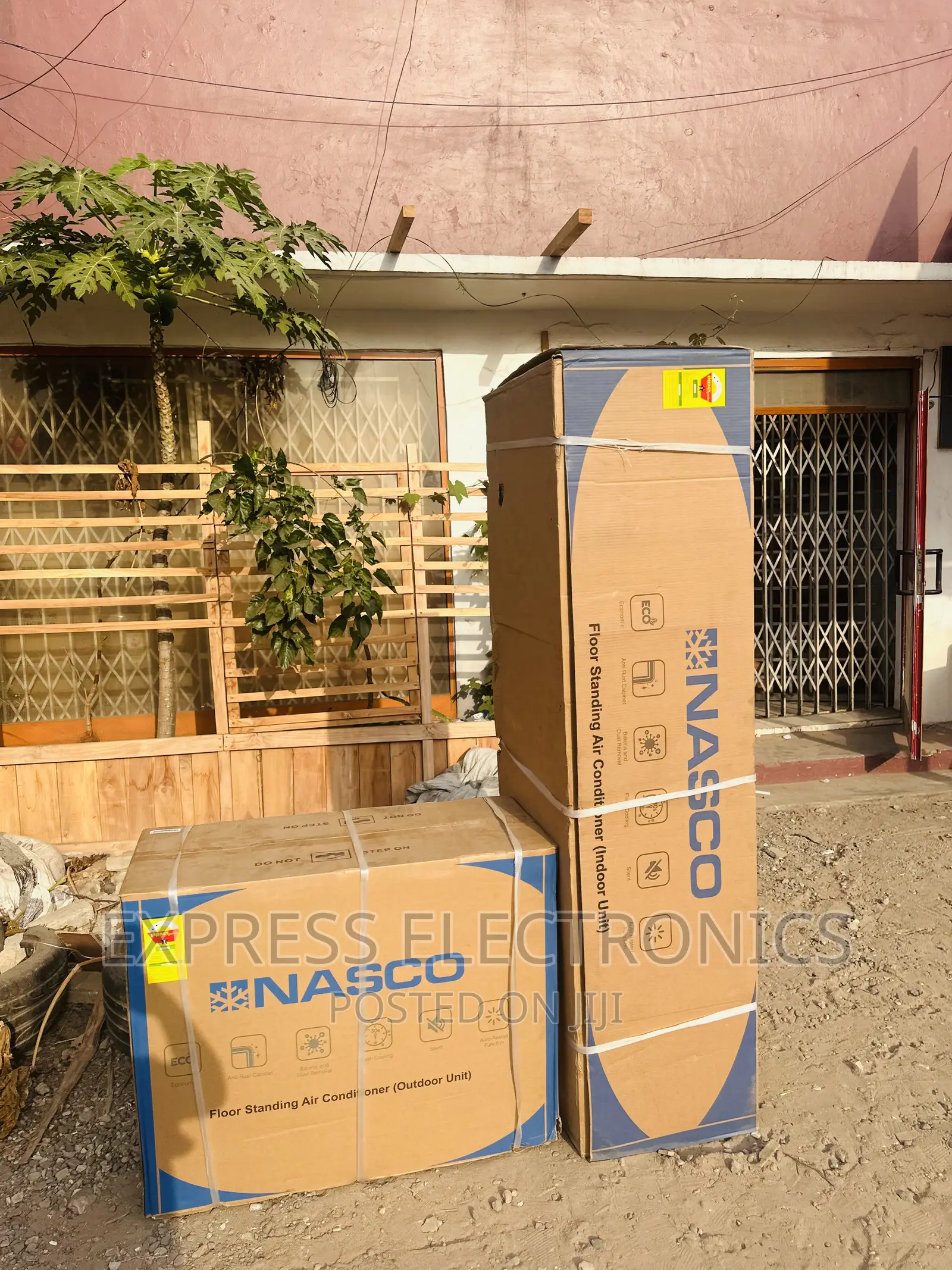Nasco 2.5hp Floor Standing AC White,.