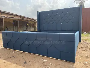 Queen Size Bedframe 72x75// Very Durable
