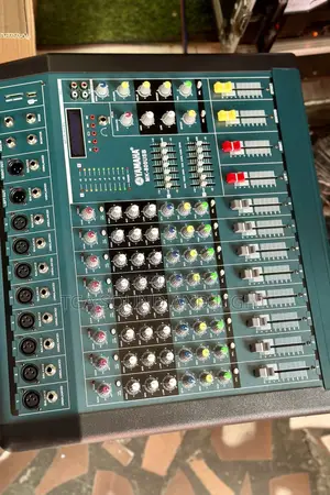 Yamaha 8 Channel Powered Mixer