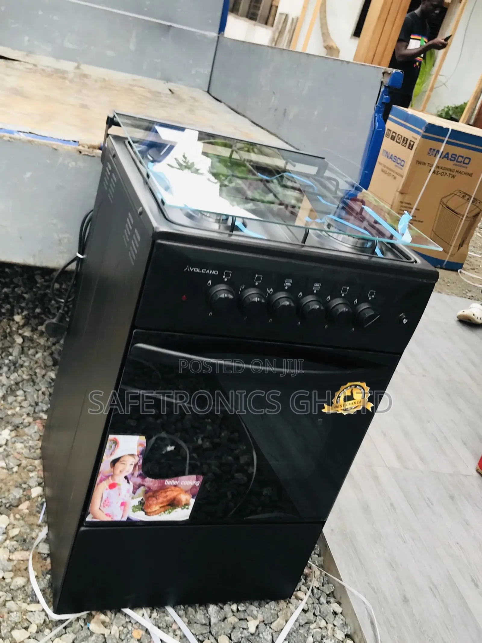 Glass Lid Volcano 4 Gas Burner 50x50 Black Oven With Grill