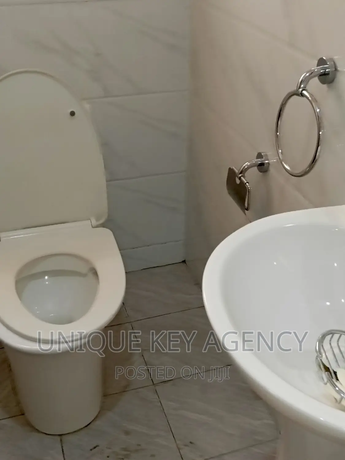 3bdrm Apartment in Unique Key Agency, North Legon for rent