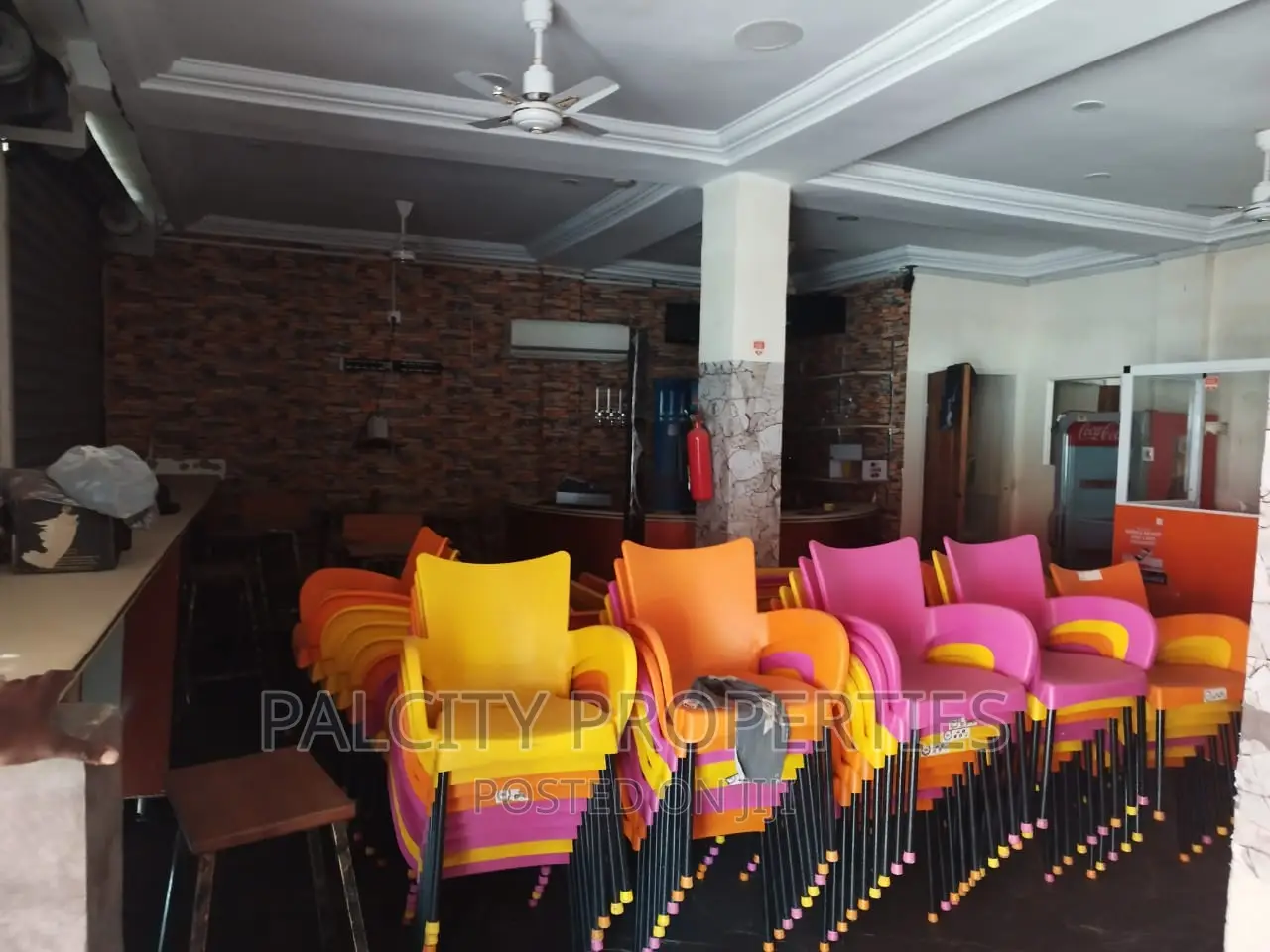 Big Shop or Restaurant for Rent in Santasi