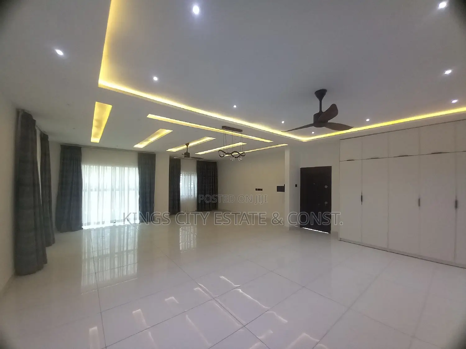 5bdrm Mansion in Ola-Secondary-Sch, Tantra Hills for sale