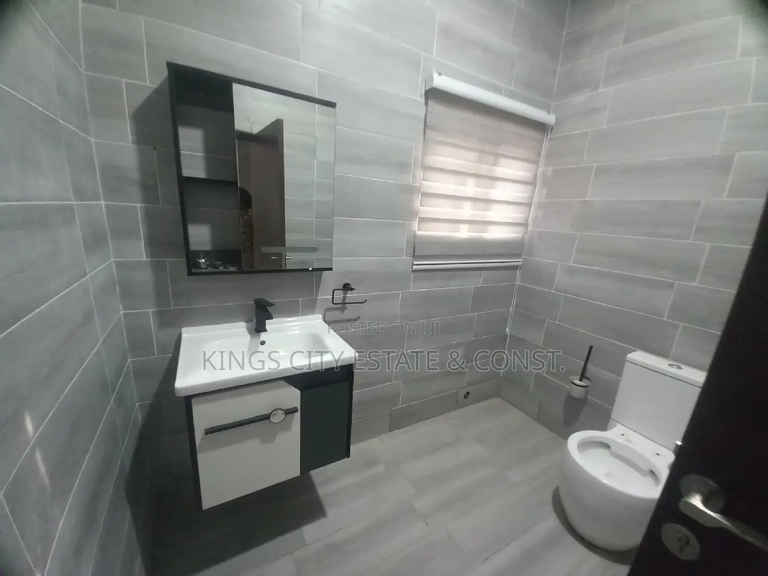 5bdrm Mansion in Ola-Secondary-Sch, Tantra Hills for sale