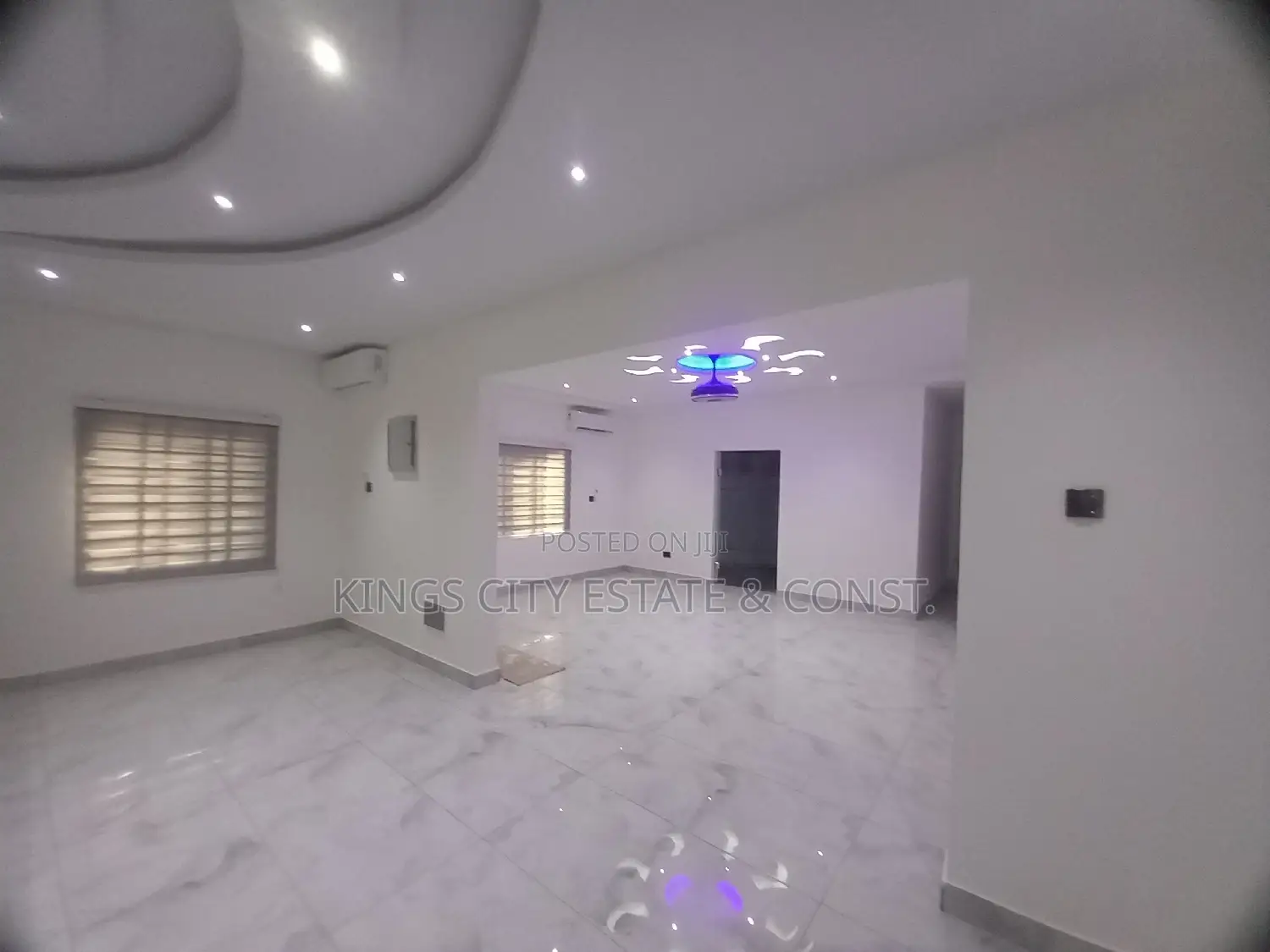 5bdrm Mansion in Ola-Secondary-Sch, Tantra Hills for sale