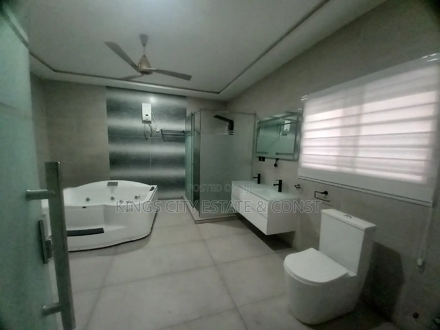 5bdrm Mansion in Ola-Secondary-Sch, Tantra Hills for sale