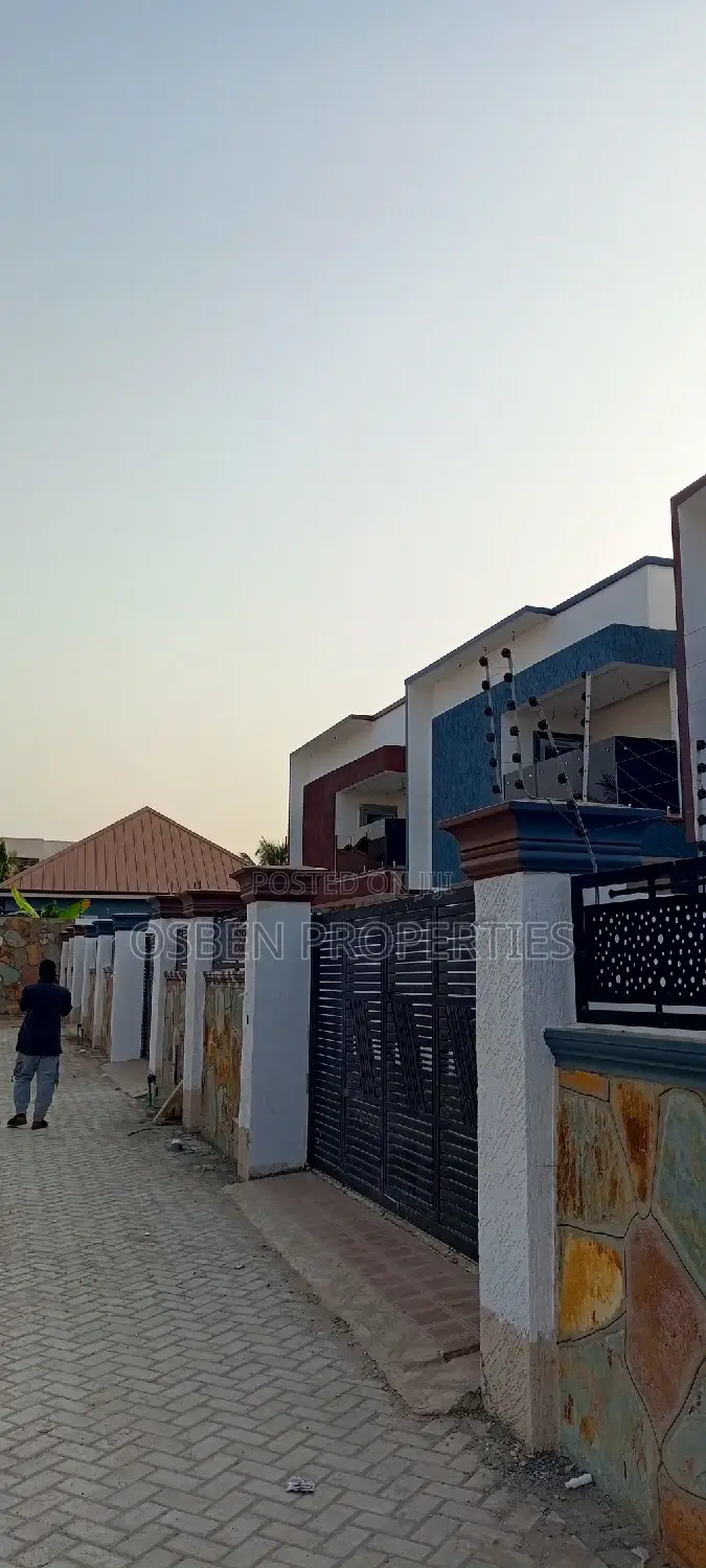 4bdrm Duplex in Pleasant Properties, Spintex for sale