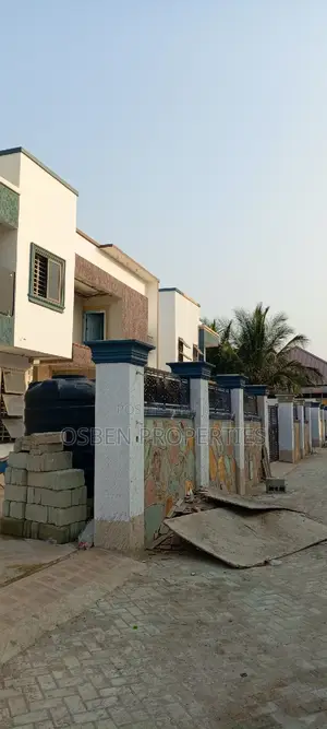 4bdrm Duplex in Pleasant Properties, Spintex for sale