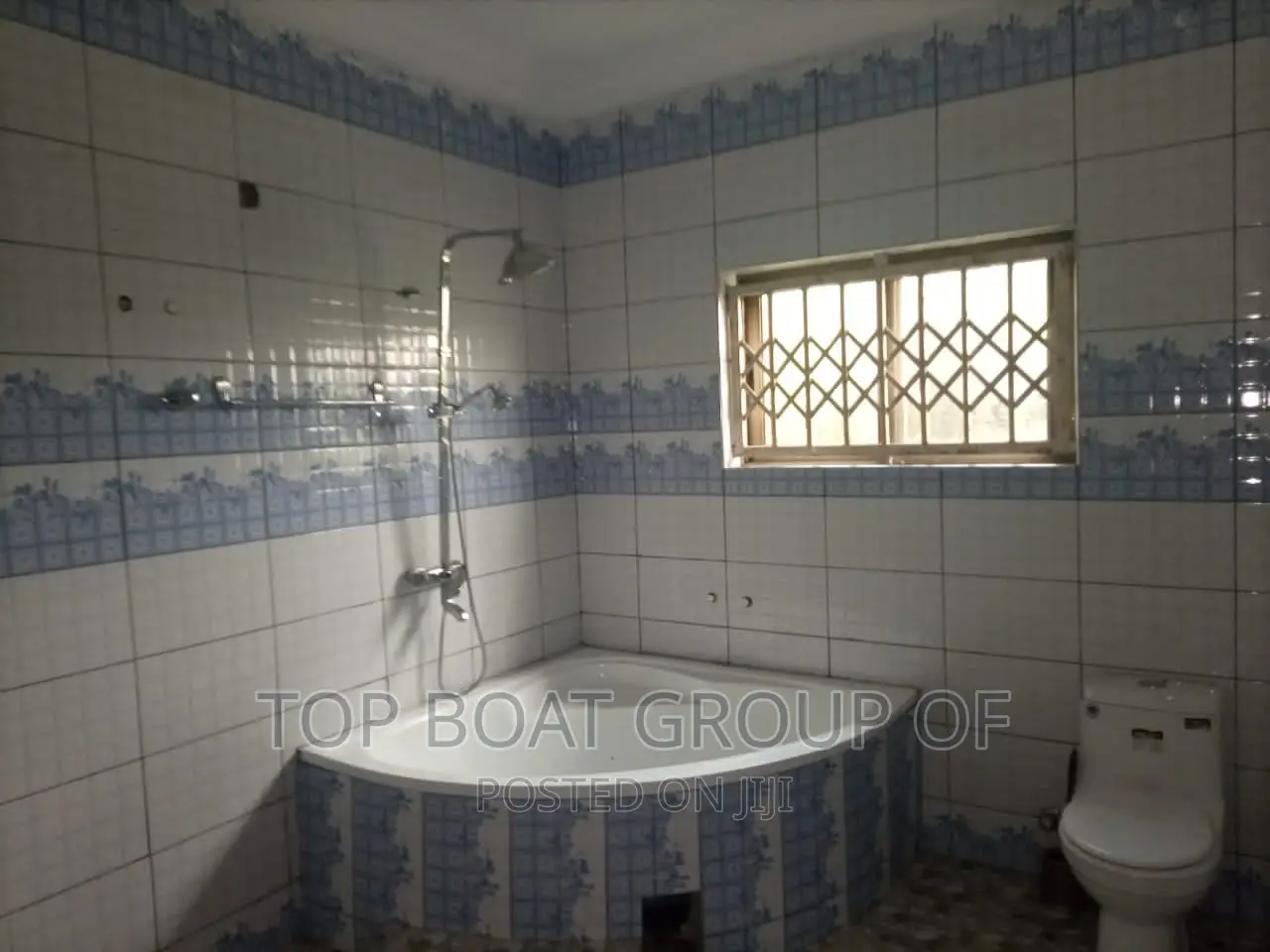 Furnished 3bdrm House in Top Boat Estate, Kumasi Metropolitan for sale