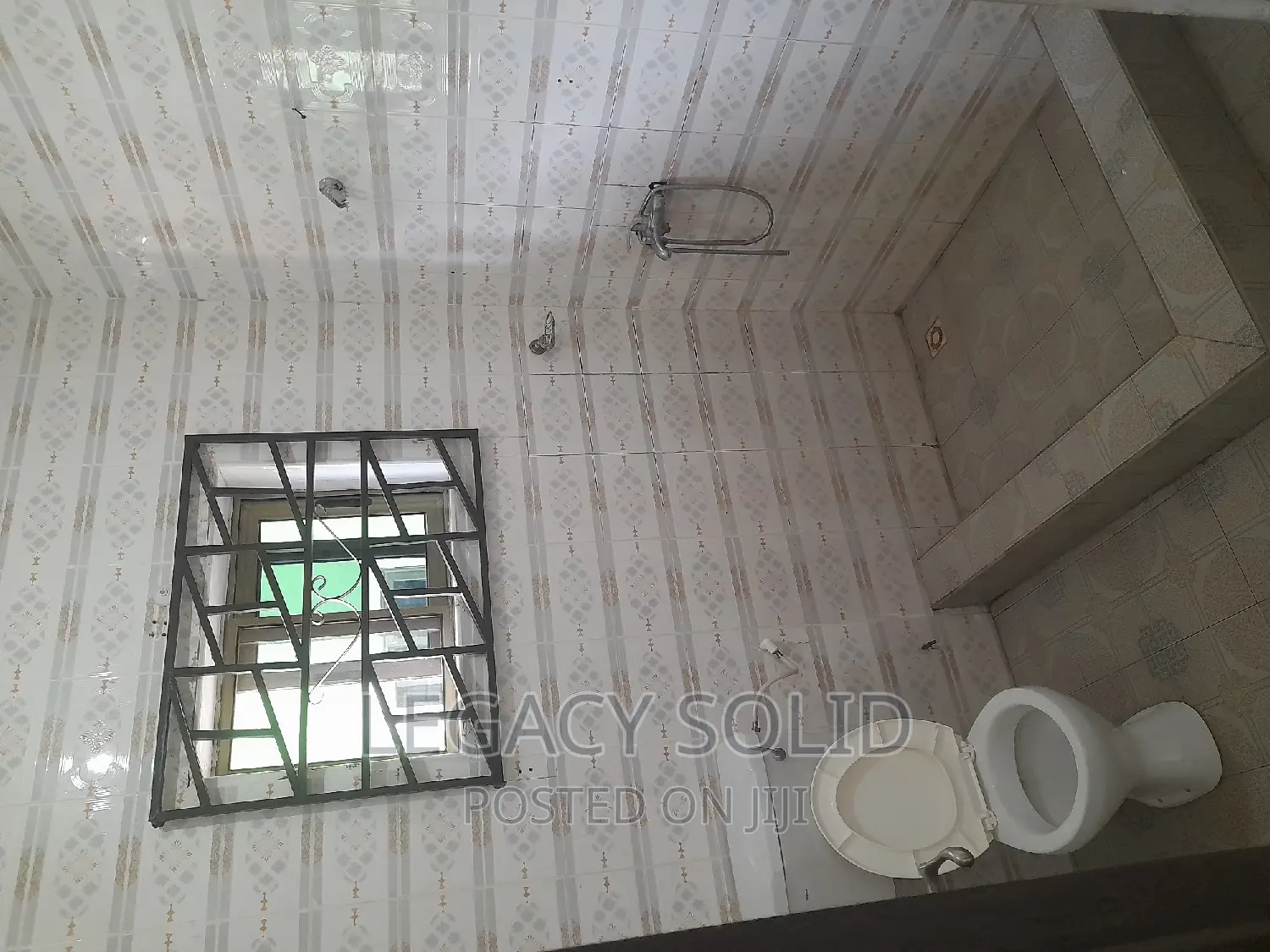 3bdrm Apartment in Legacy Solid Real, Ledzokuku-Krowor for rent