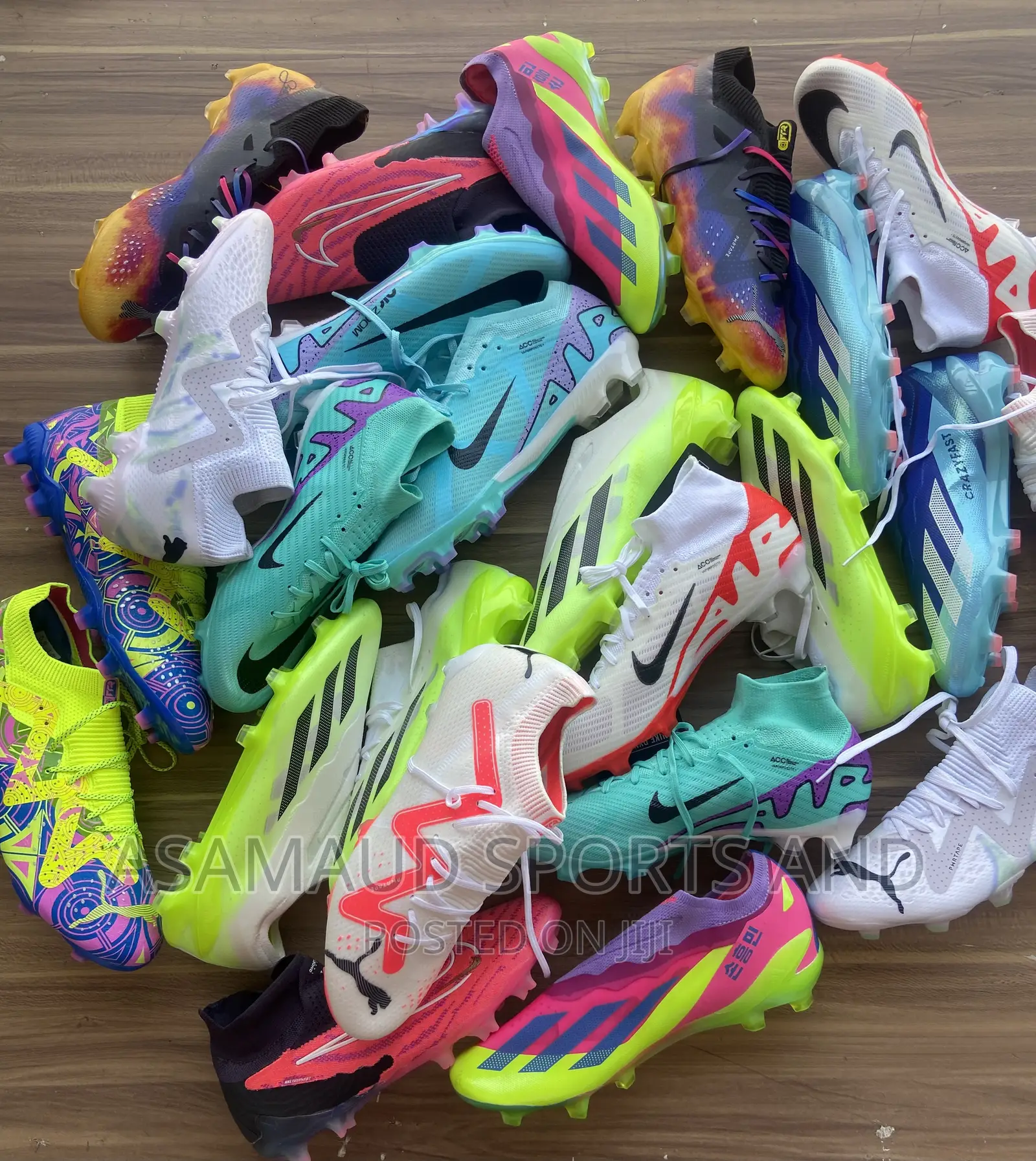 Original Football Boot Available at Cool Price