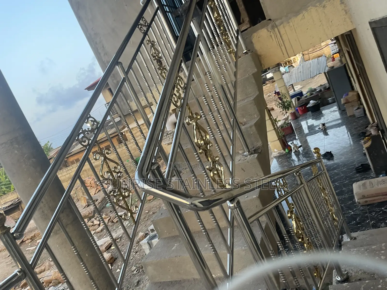 Stainless Glass Balustrade and Flowers Design