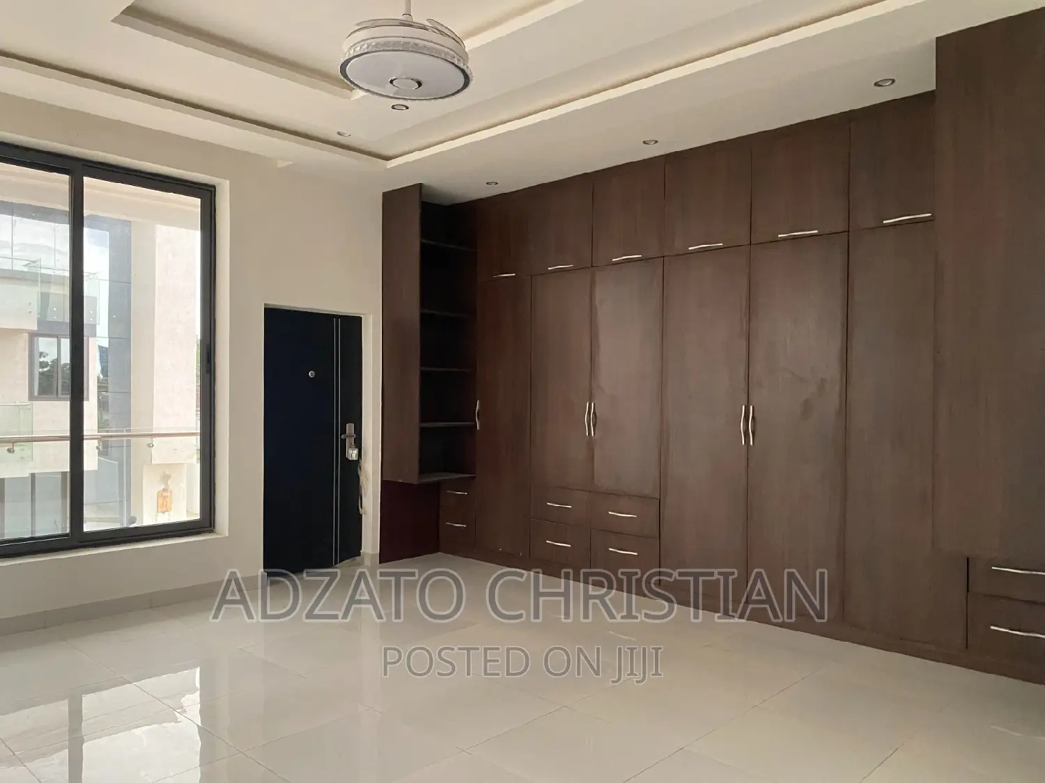 5 Bedroom Luxurious Houses for Sale