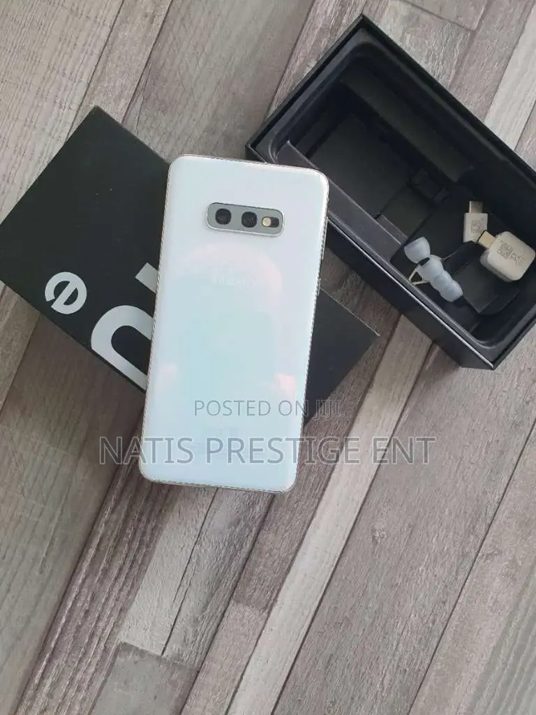 New Samsung Galaxy S10e 128 GB White