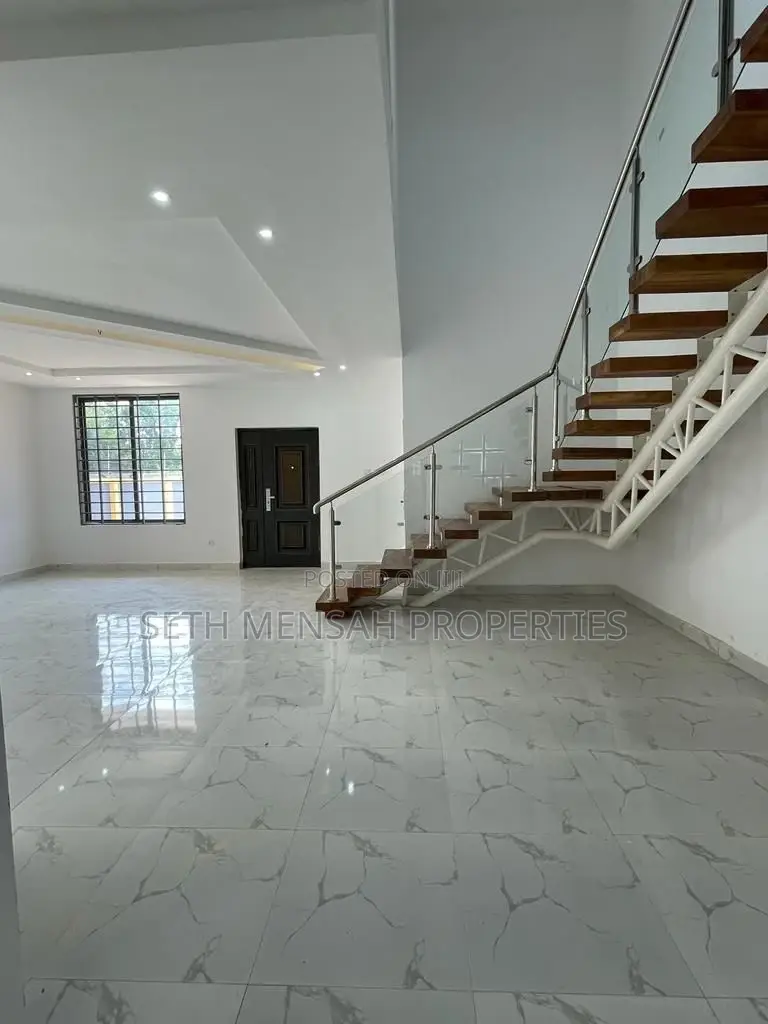 4bdrm House in Skm, Ashaley Botwe for sale