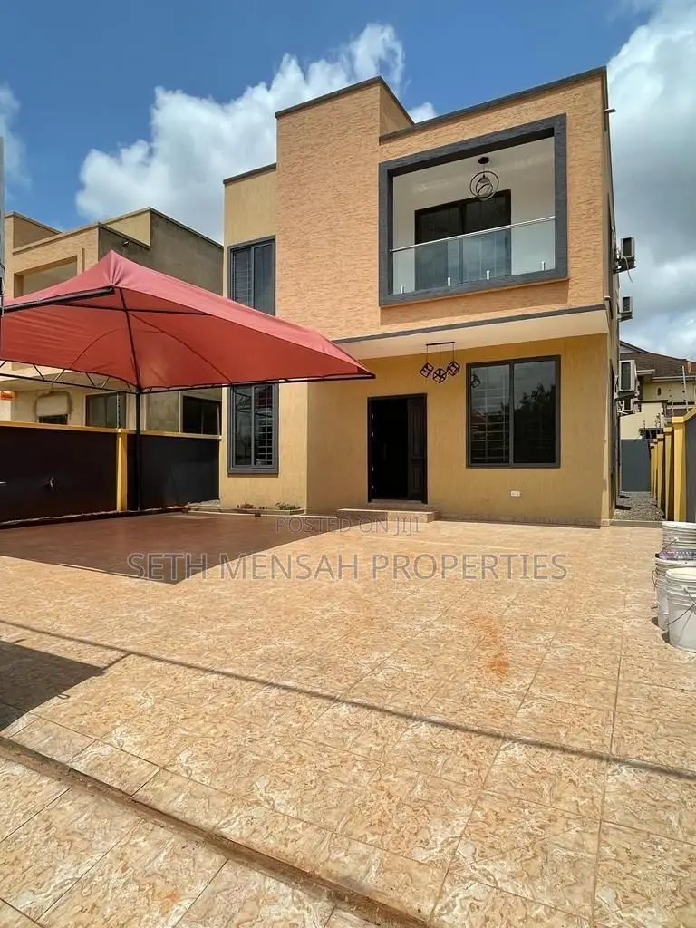 4bdrm House in Skm, Ashaley Botwe for sale