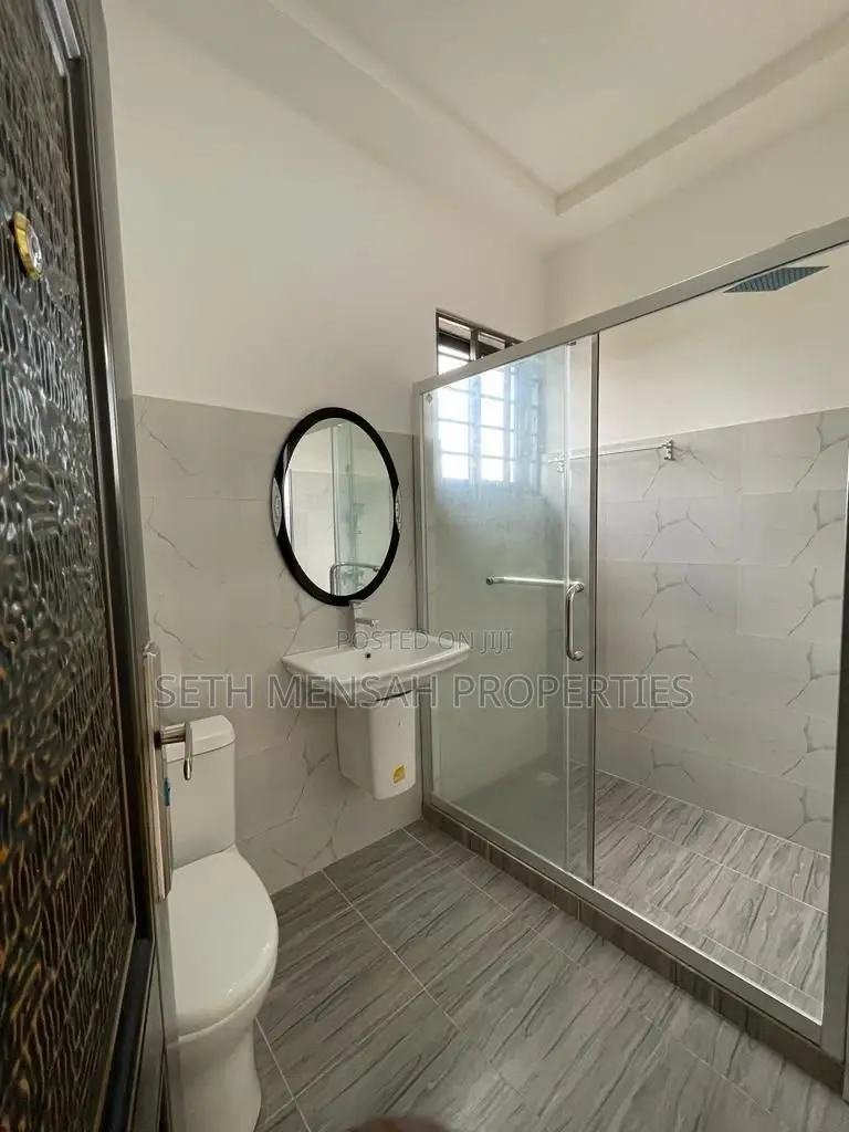 4bdrm House in Skm, Ashaley Botwe for sale