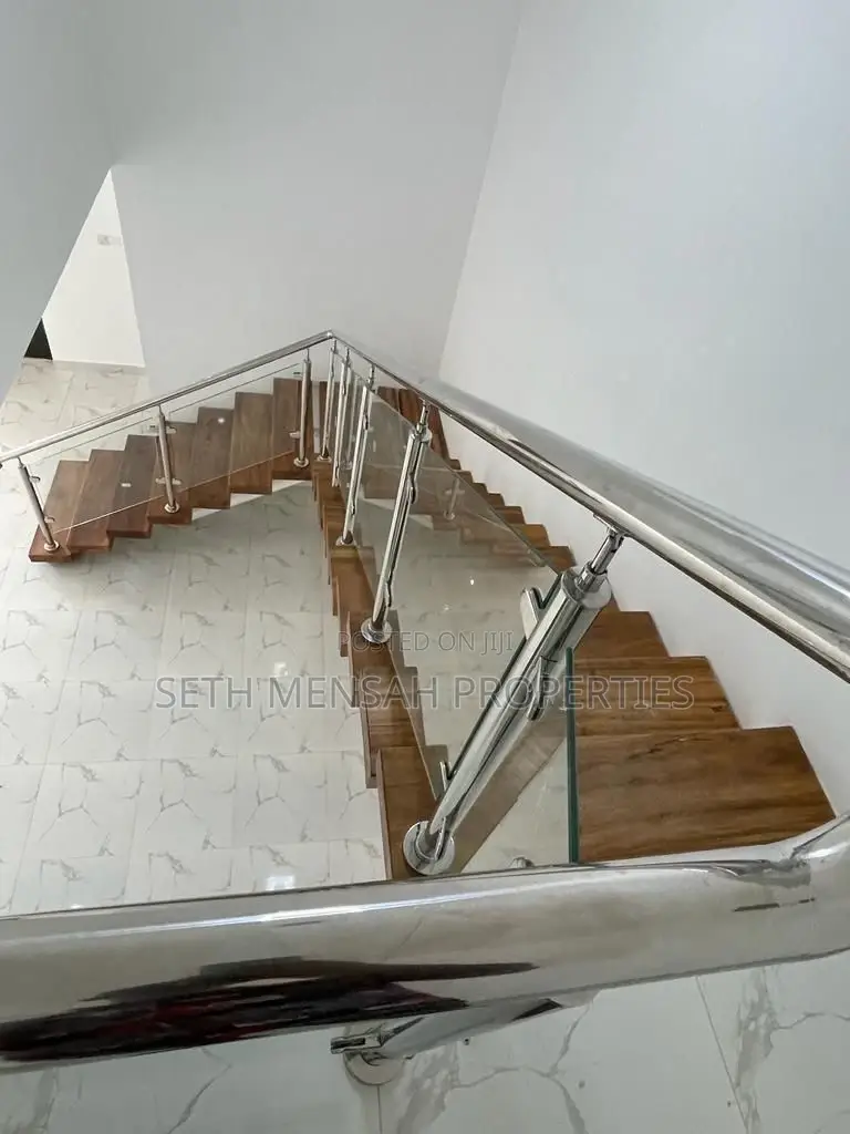 4bdrm House in Skm, Ashaley Botwe for sale