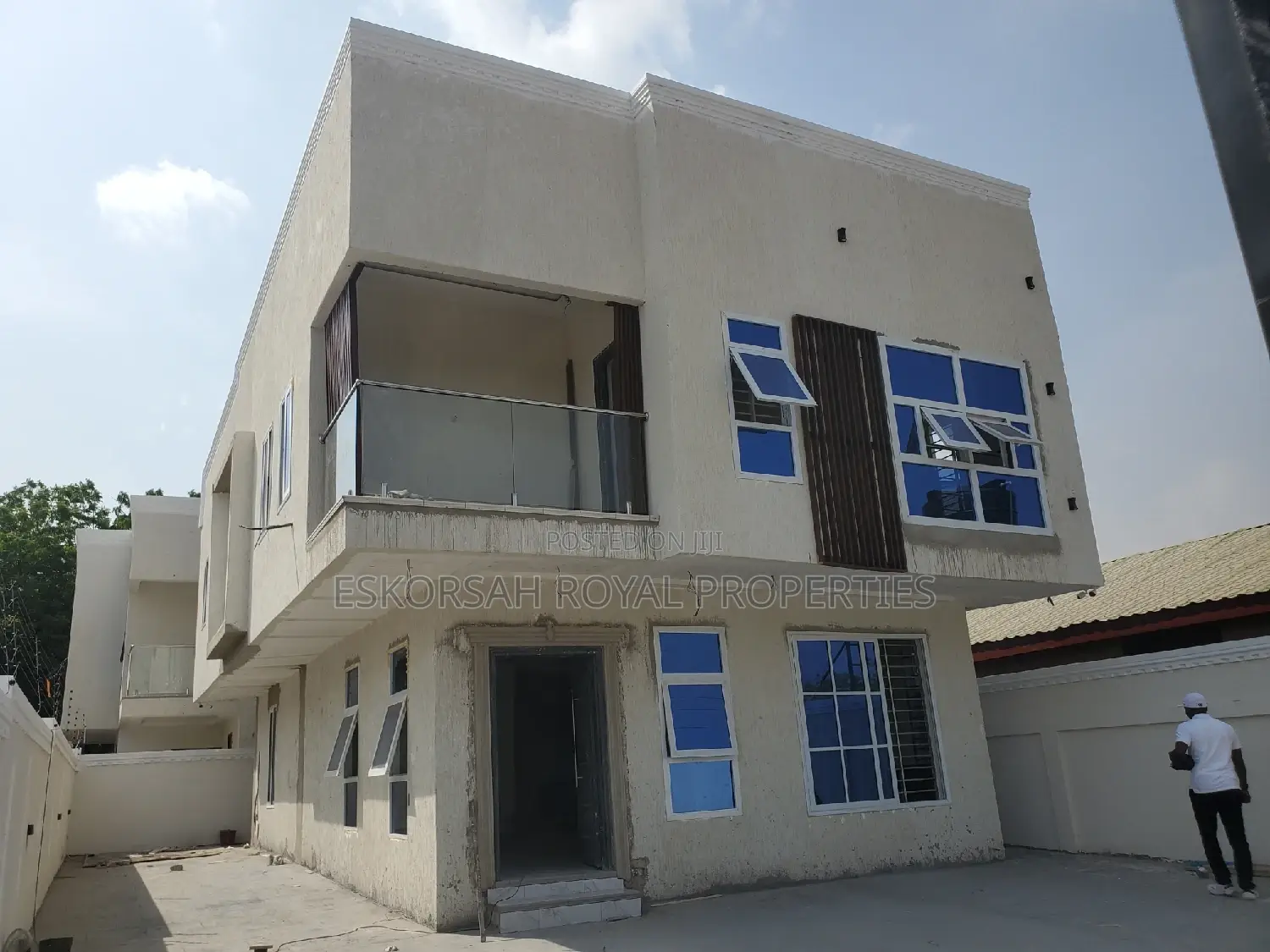 5bdrm House in Ashaley Botwe for sale