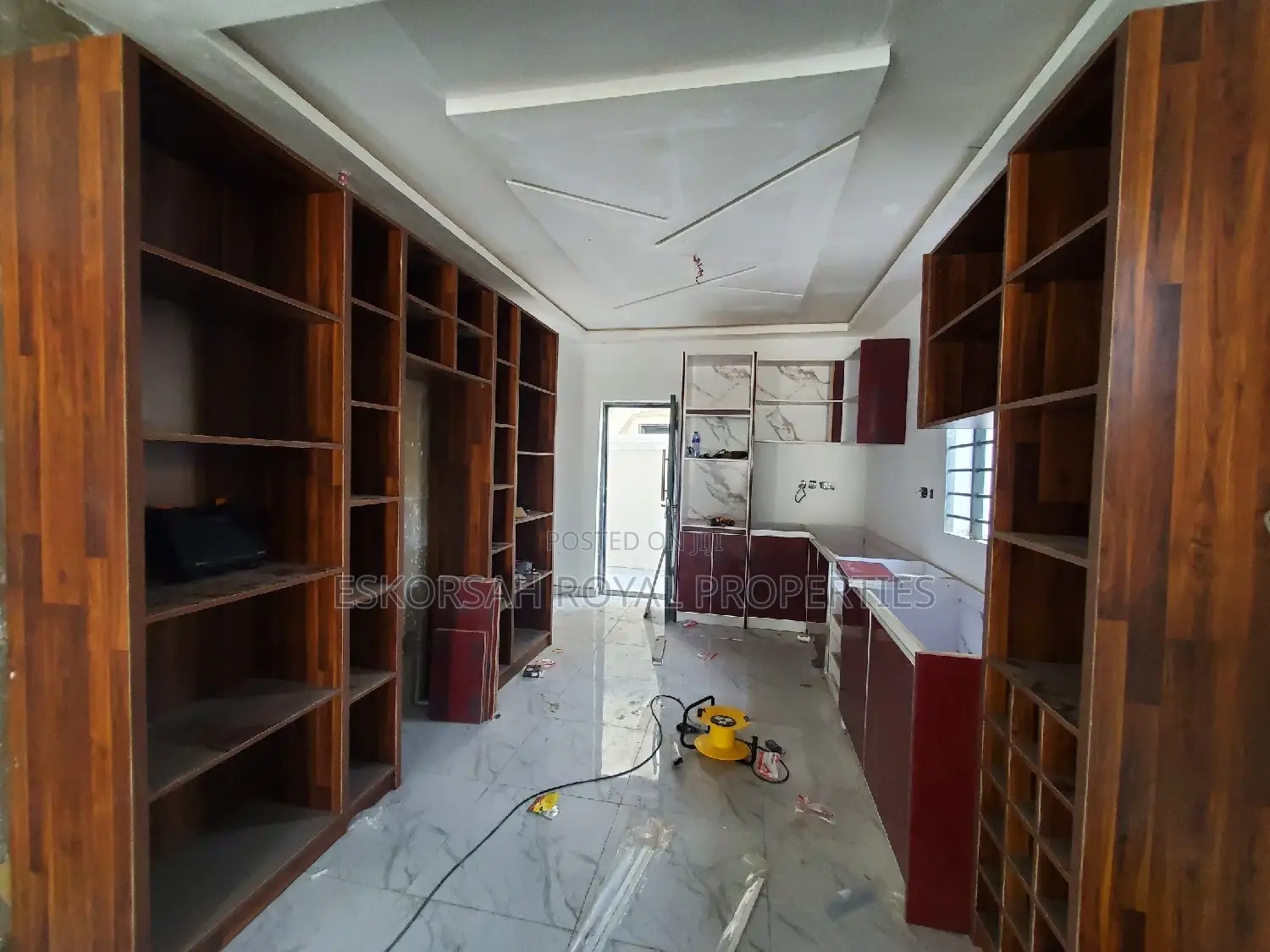 5bdrm House in Ashaley Botwe for sale