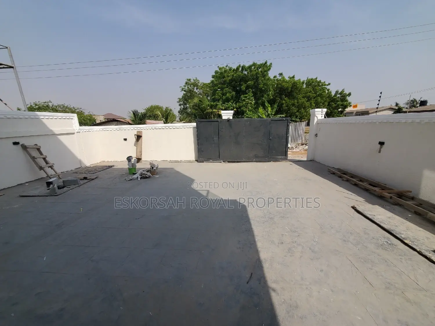 5bdrm House in Ashaley Botwe for sale