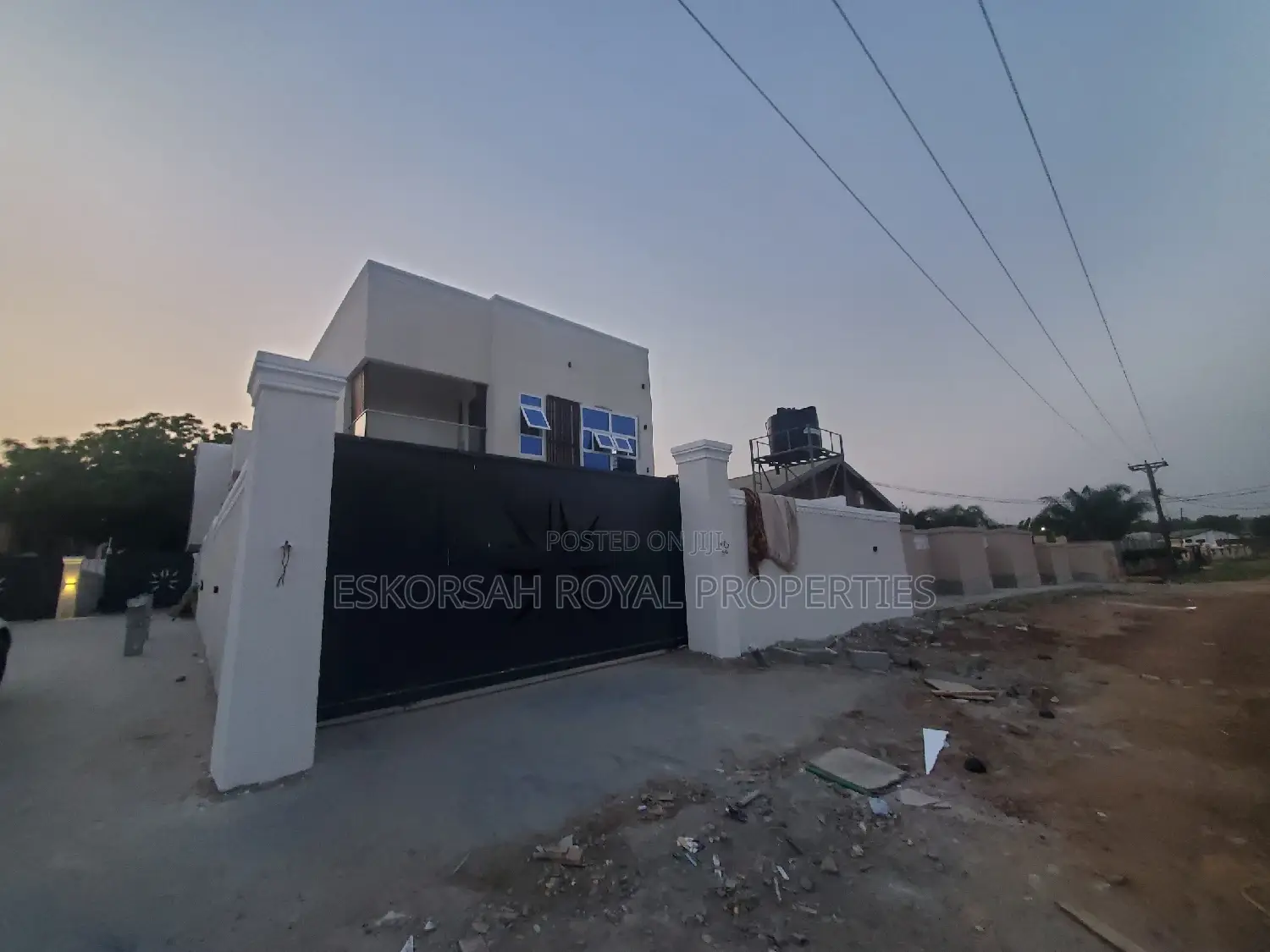 5bdrm House in Ashaley Botwe for sale