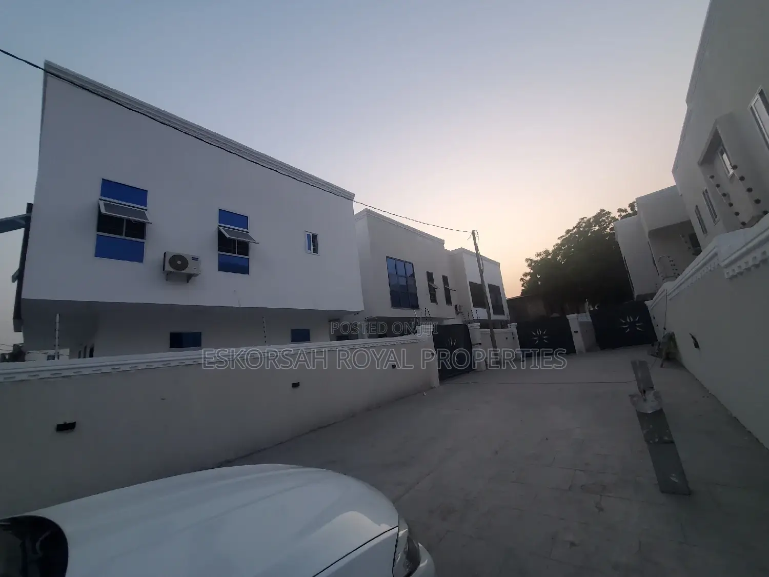 5bdrm House in Ashaley Botwe for sale