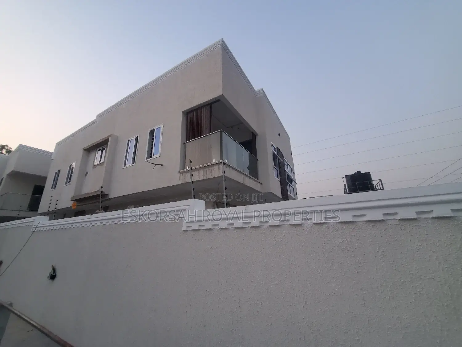 5bdrm House in Ashaley Botwe for sale