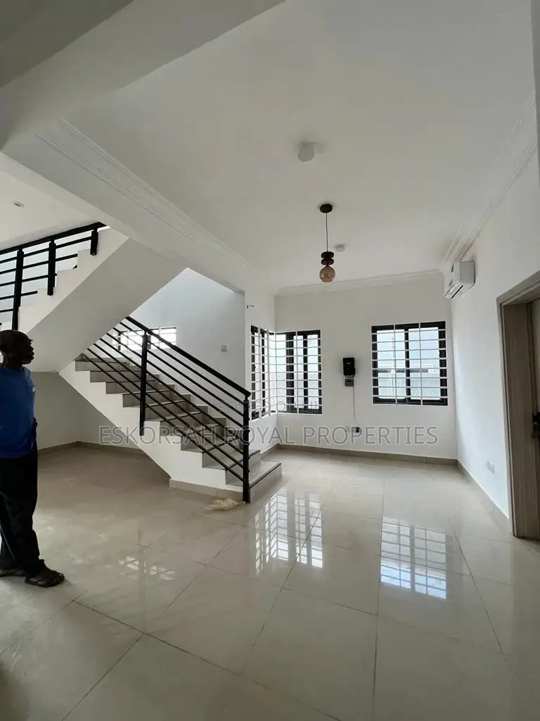 4bdrm House in East Legon Hills, School Junction for rent