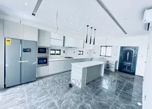 4bdrm House in Lakesid, Ashaley Botwe for sale
