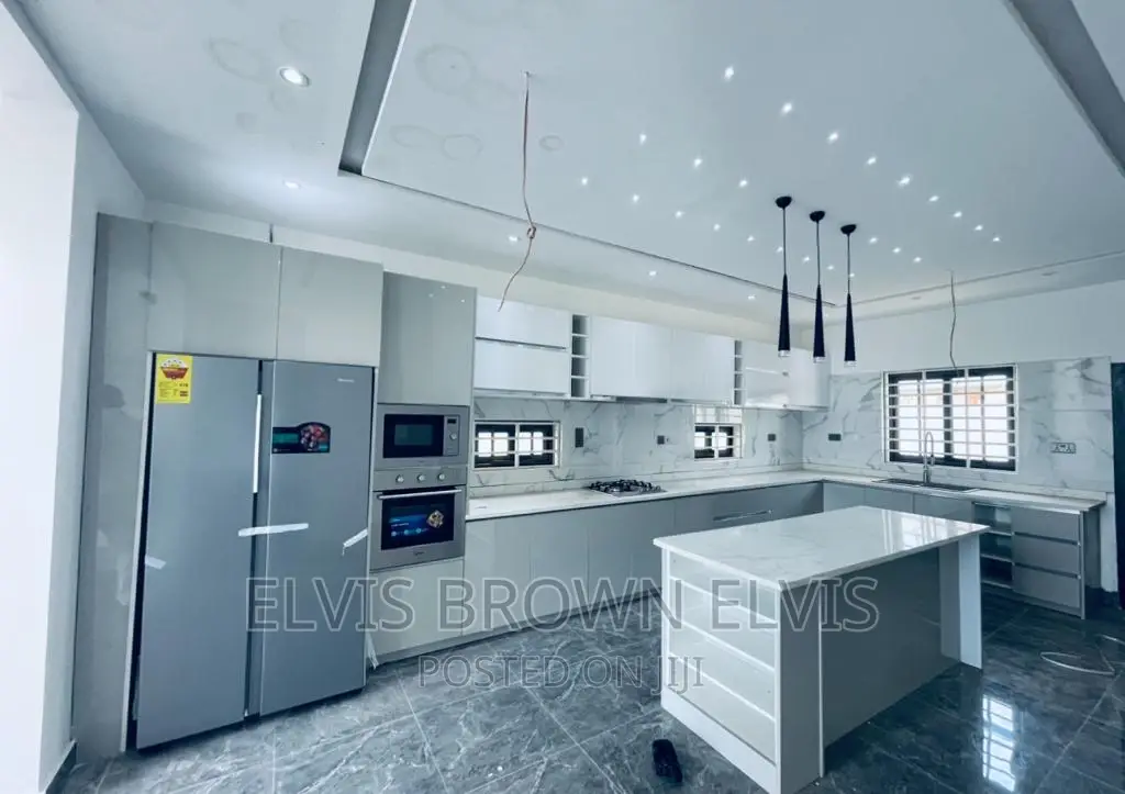 4bdrm House in Lakesid, Ashaley Botwe for sale