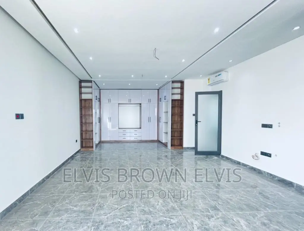 4bdrm House in Lakesid, Ashaley Botwe for sale