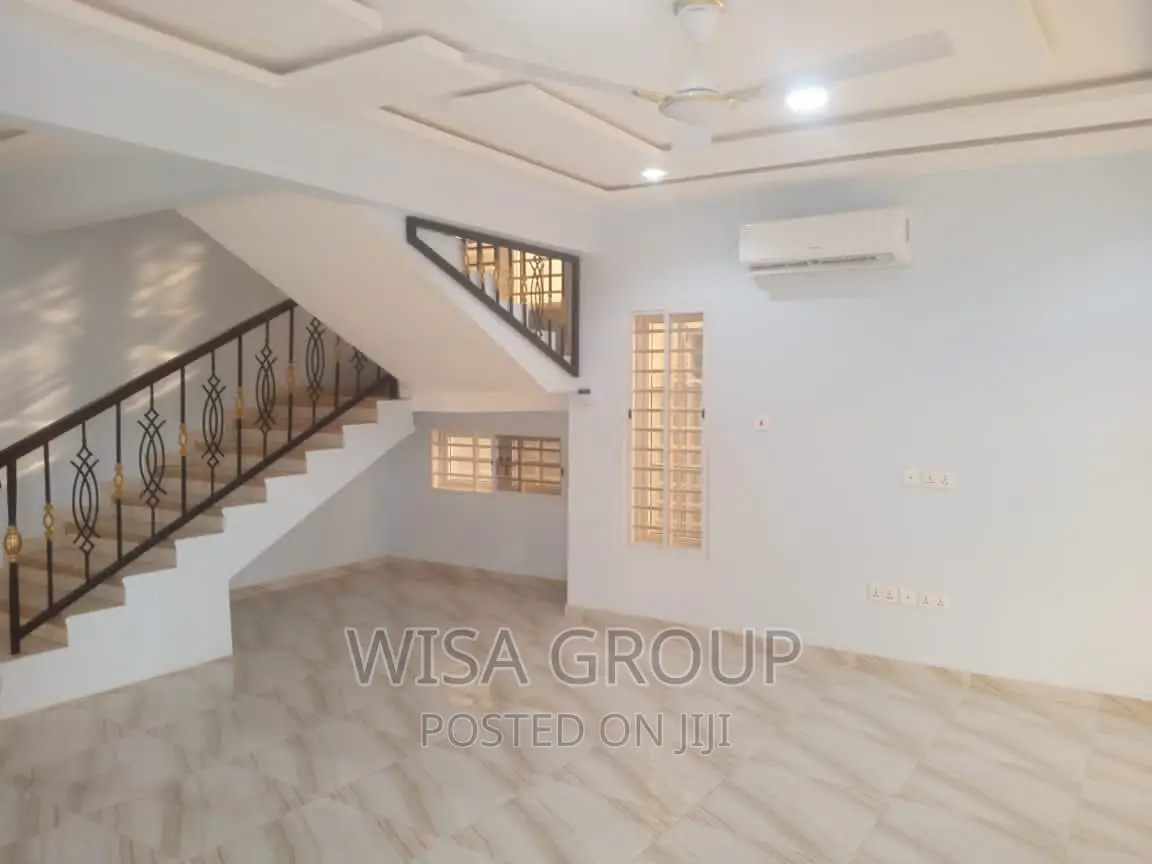 4bdrm Duplex in Wisa Groups, Last Stop for rent