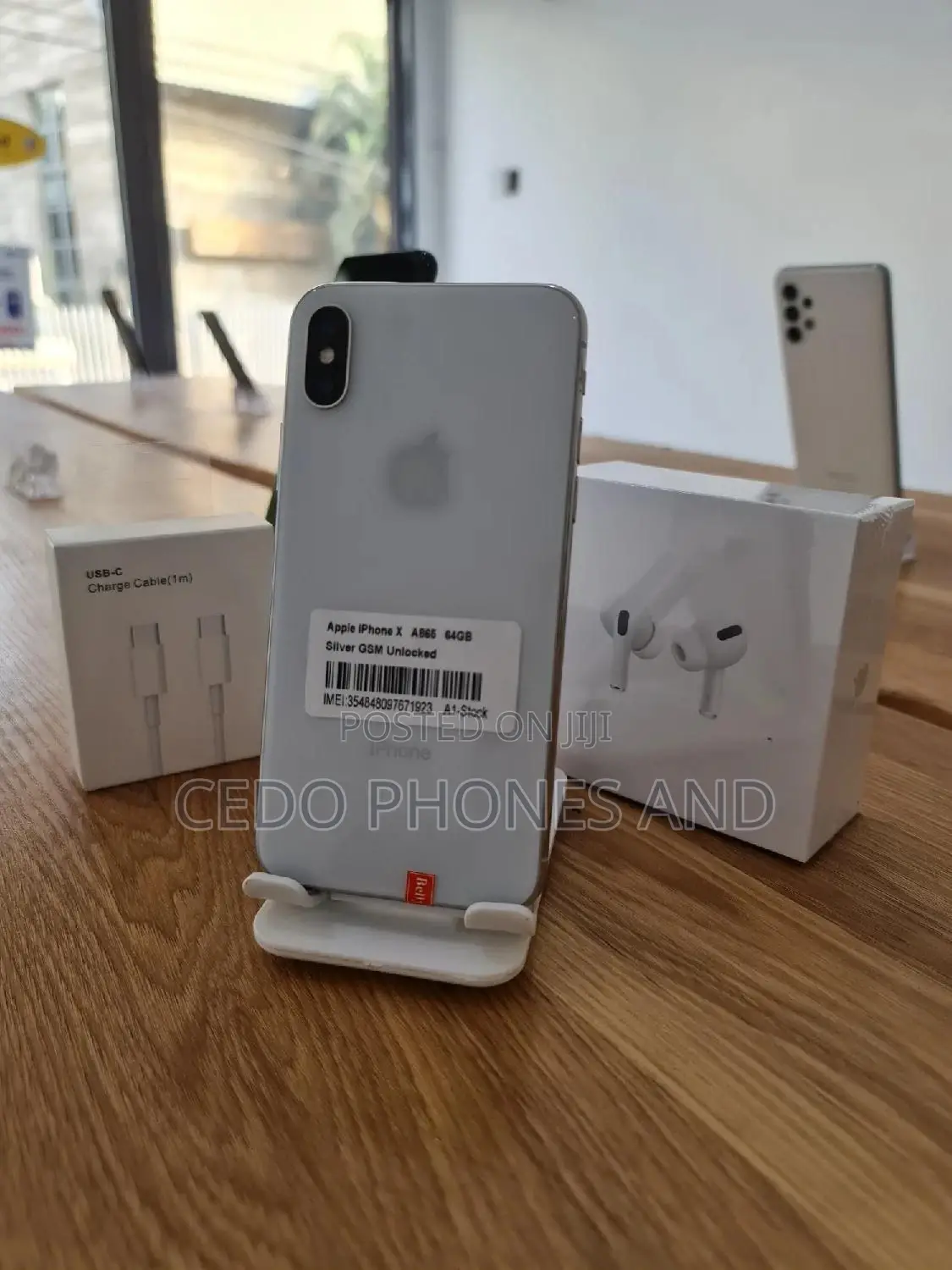 Apple iPhone X 64 GB White