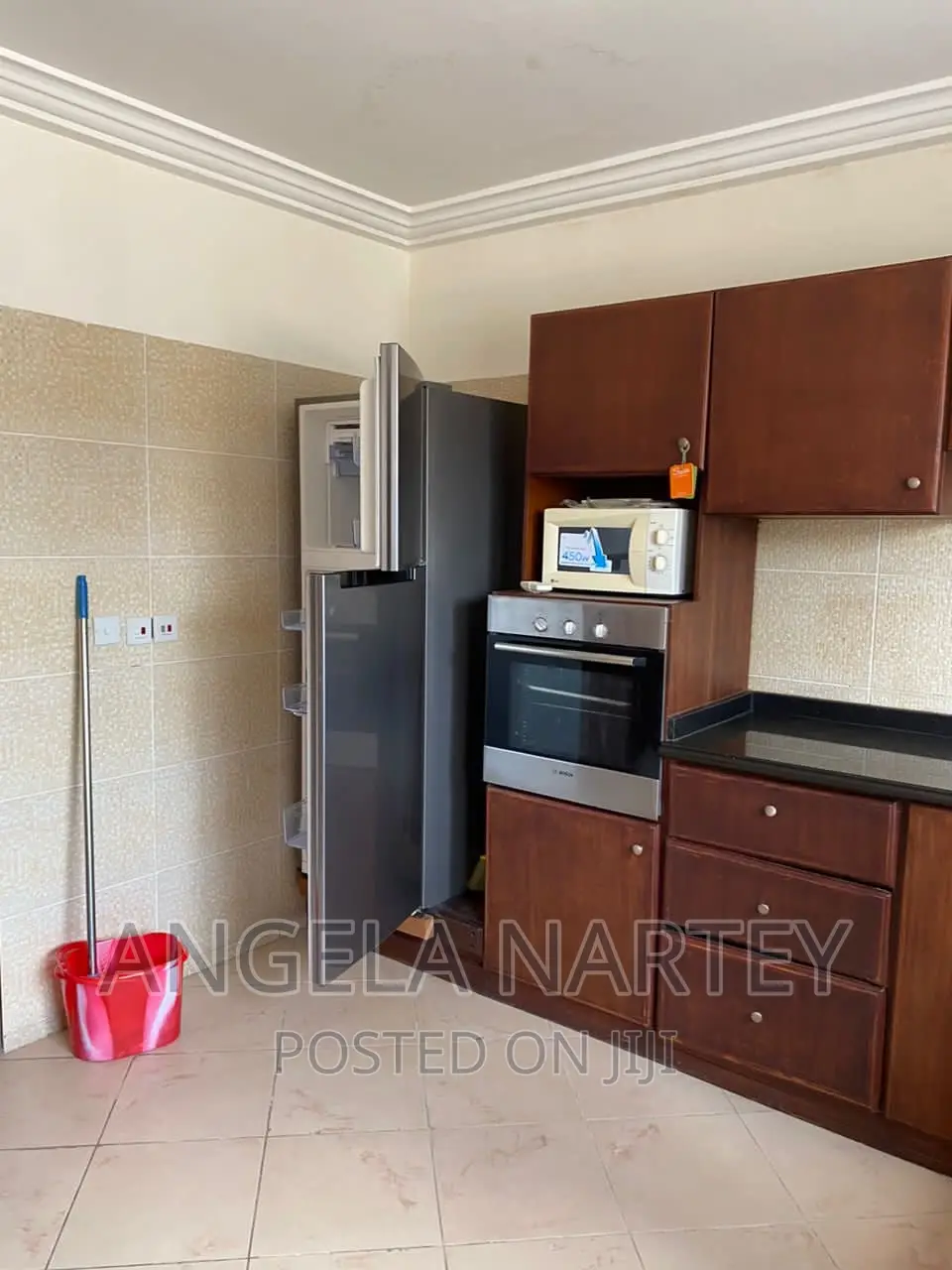 Furnished 3bdrm Apartment in Labone for sale