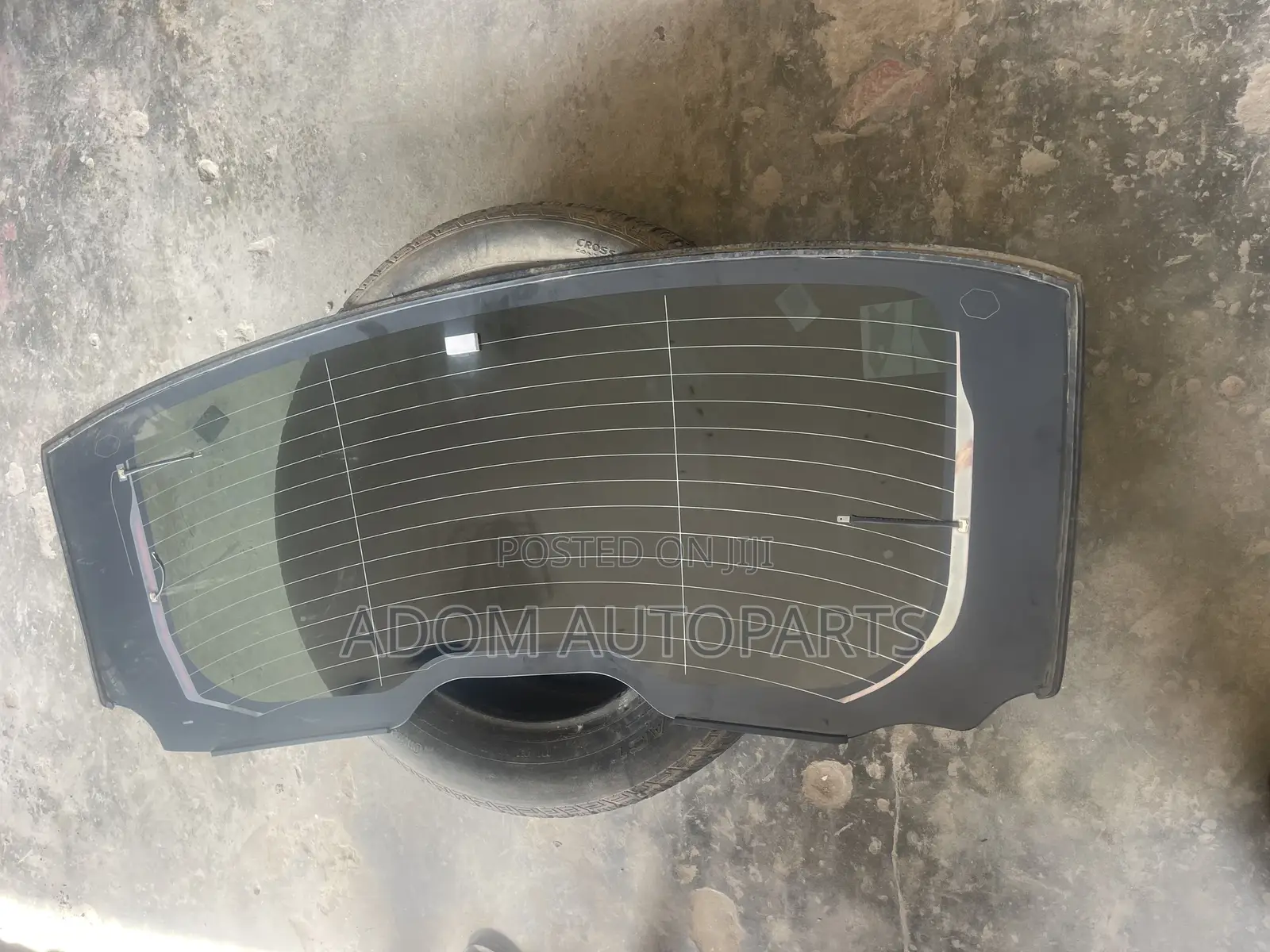 Range Rover Velar Back Glass
