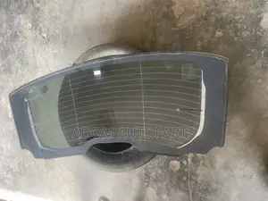 Range Rover Velar Back Glass