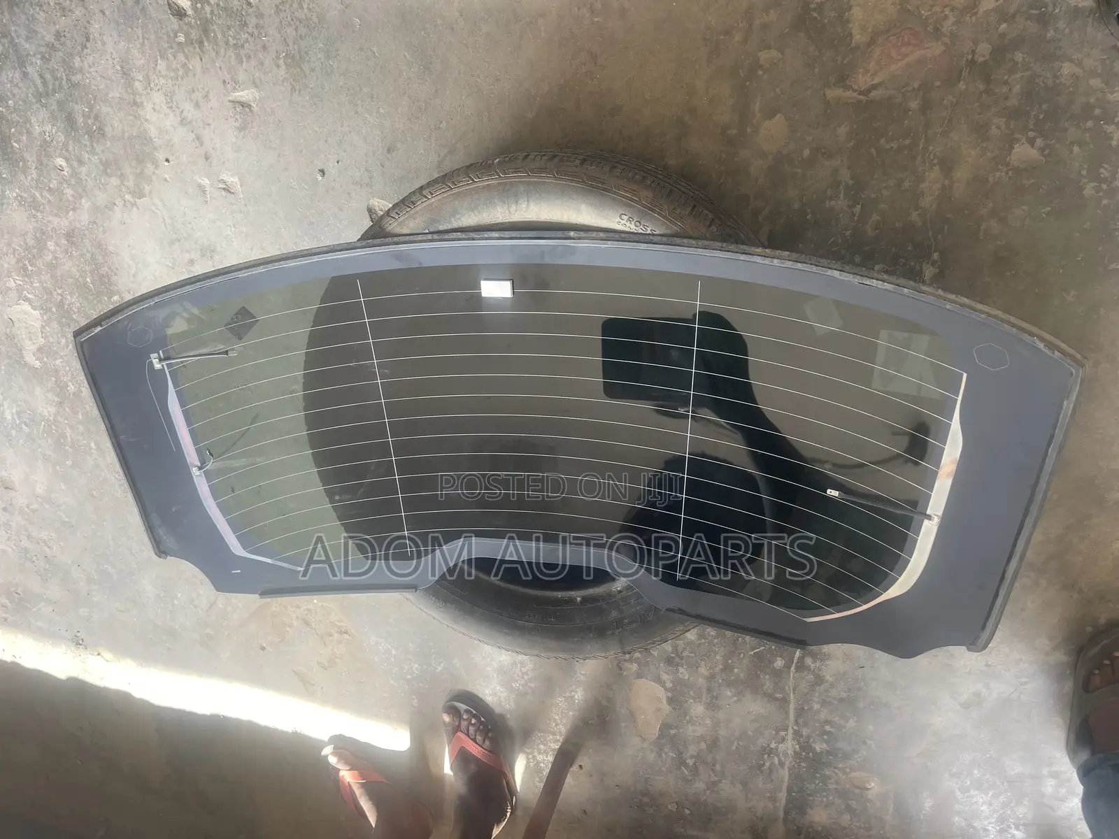 Range Rover Velar Back Glass