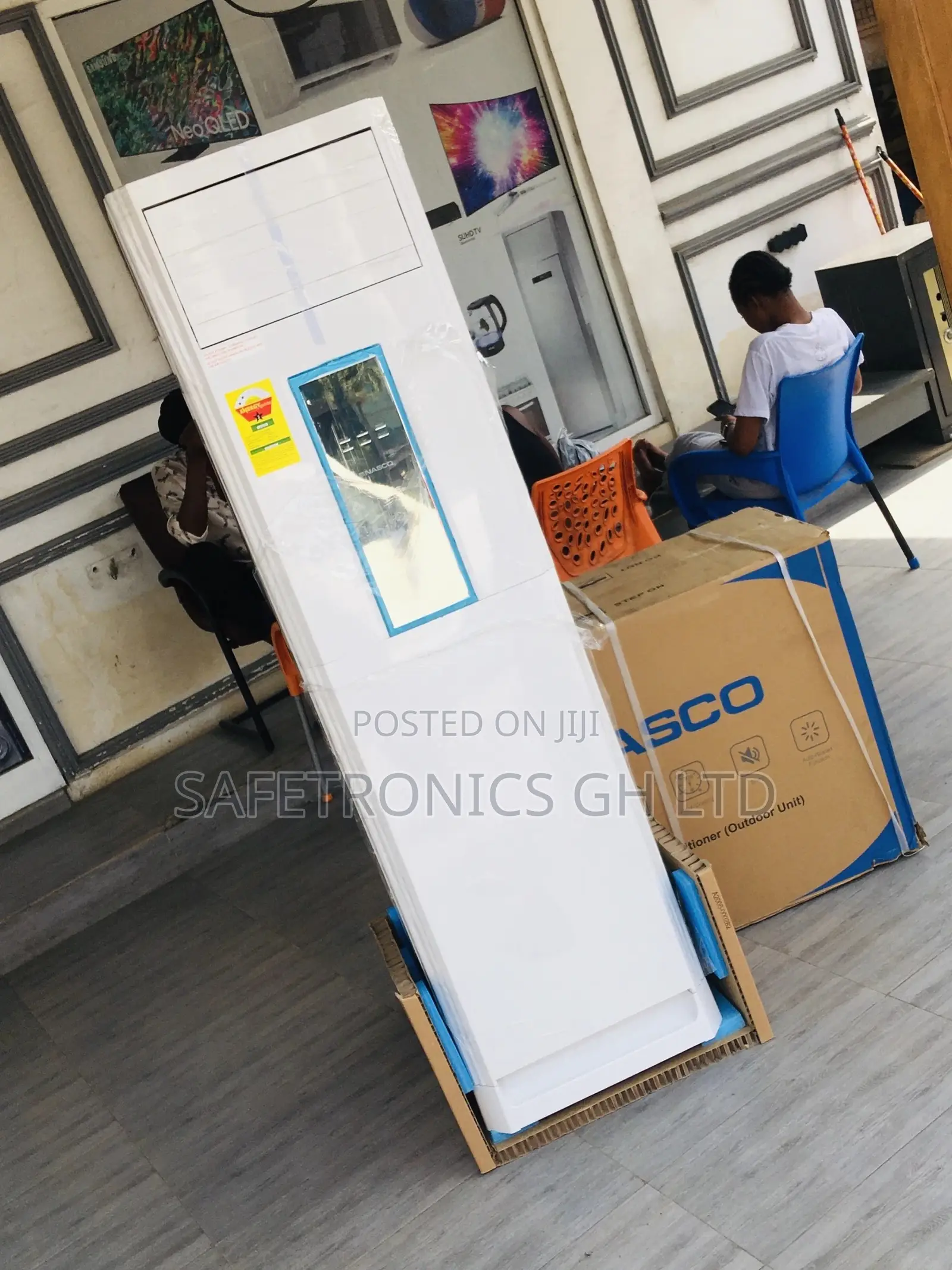 Split Gas Nasco Floor Standing 2.5hp White Airconditioner