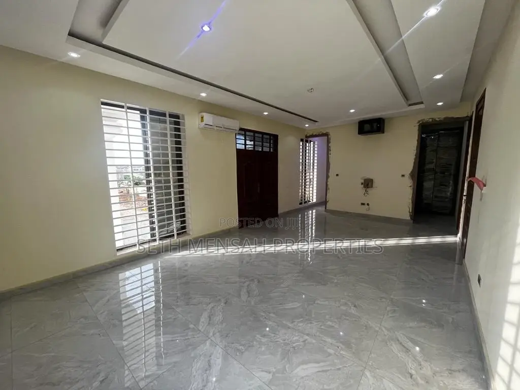 4bdrm Mansion in Skm, East Legon for sale