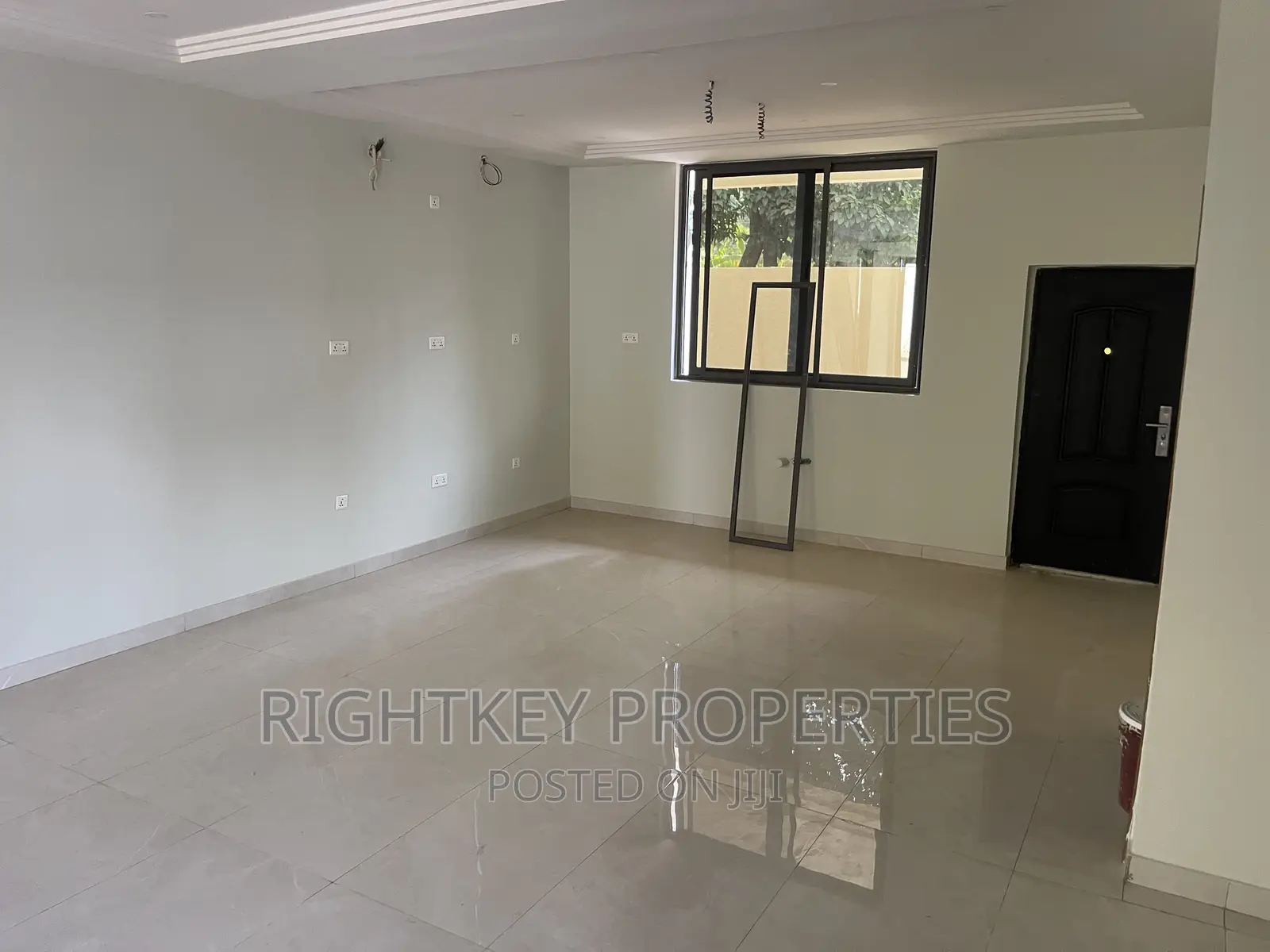 3bdrm Duplex in Ahodwo, Kumasi Metropolitan for sale