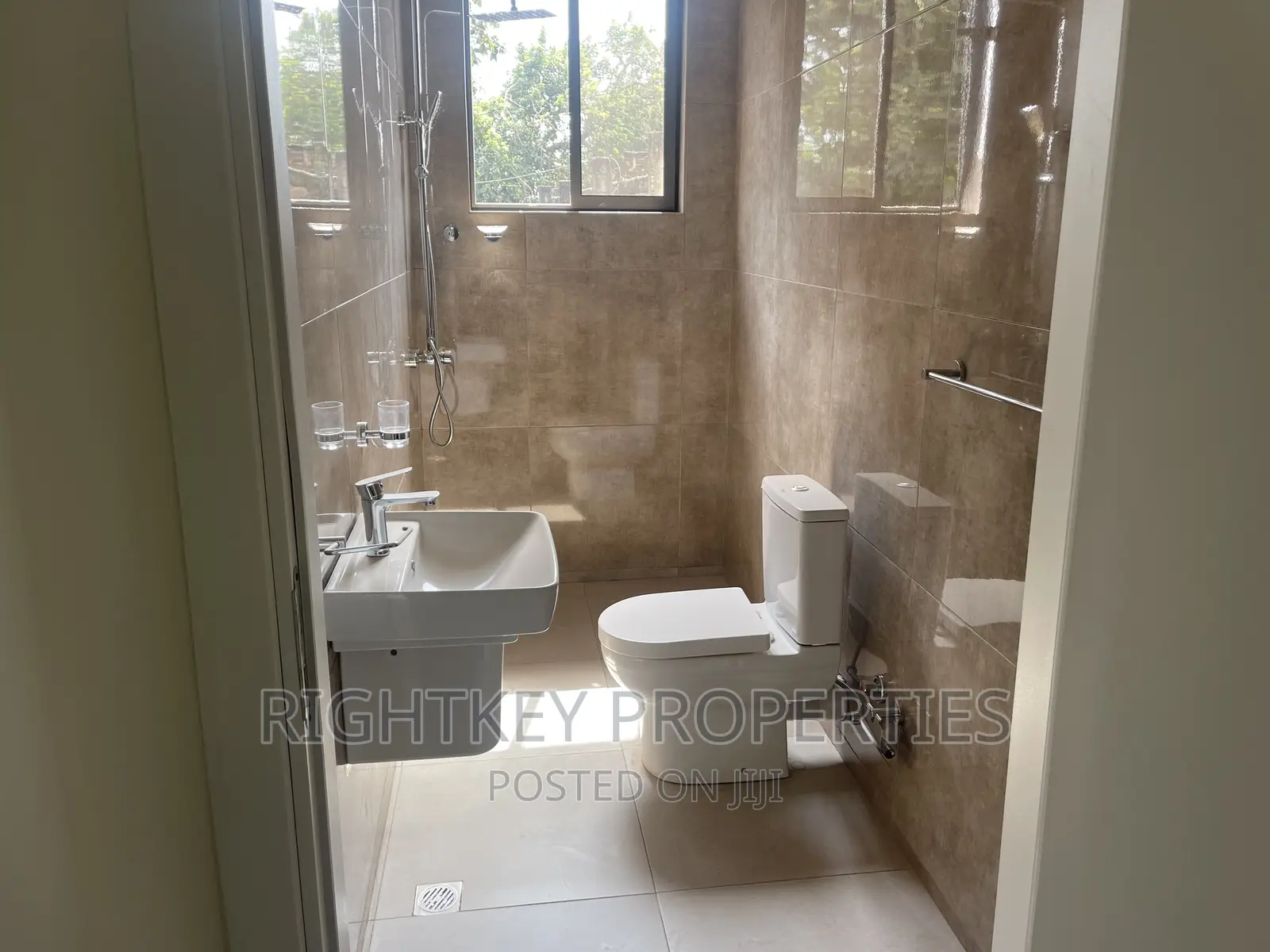 3bdrm Duplex in Ahodwo, Kumasi Metropolitan for sale