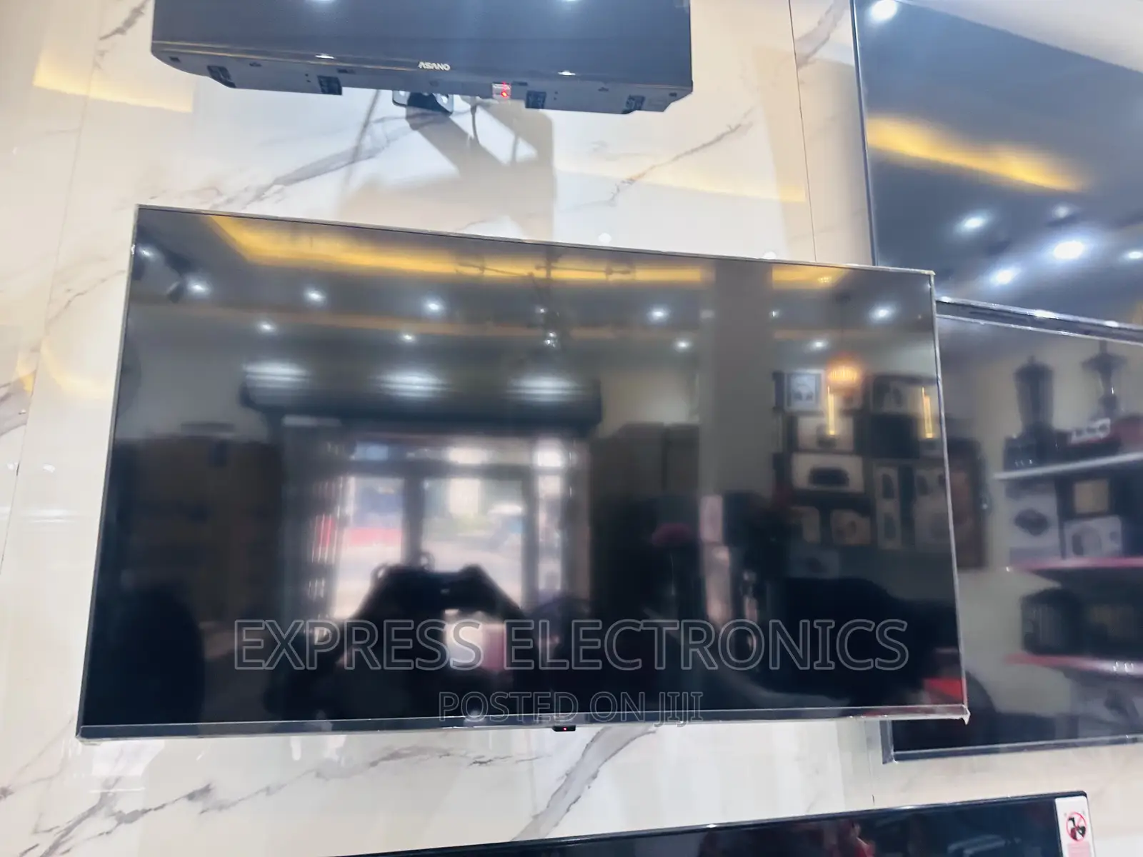 LG FHD Smart Glossy LED Screen 43”LM63