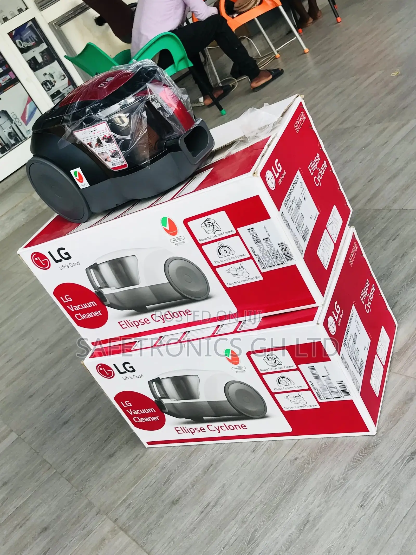 LG Vacuum Cleaner 2000W Vc5420nntr Black/Red