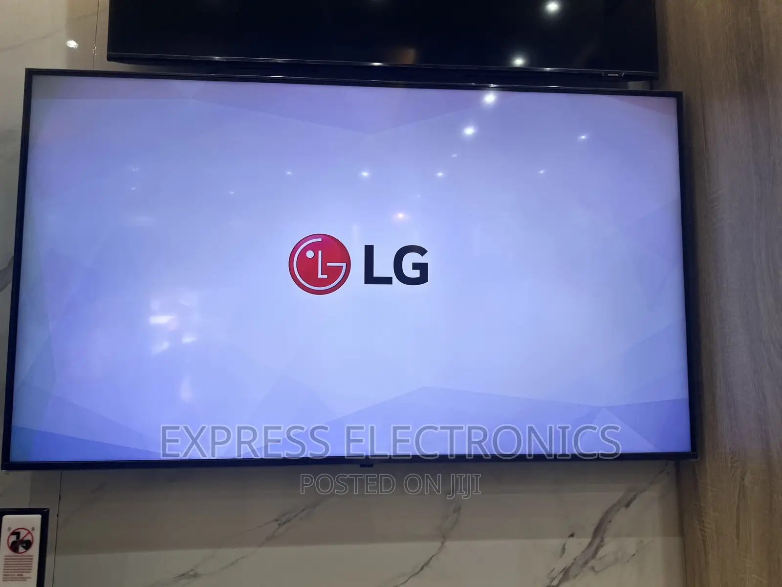 Glossy Slim UHD Smart Screen 55UQ75006 Tv